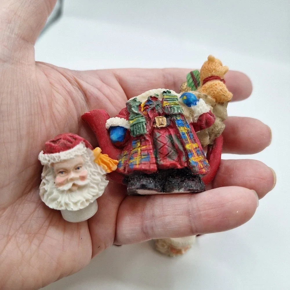 Vintage Holiday Collection Miniature Tea Set Scottish Santa #48491 New Old Stock
